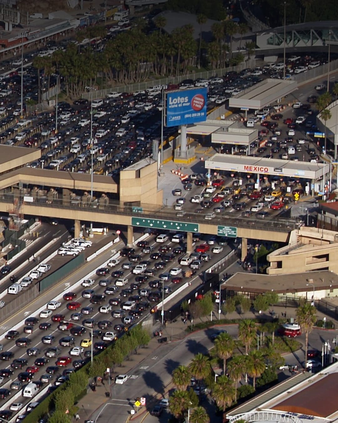 San Ysidro border crossing between Tijuana and San Diego