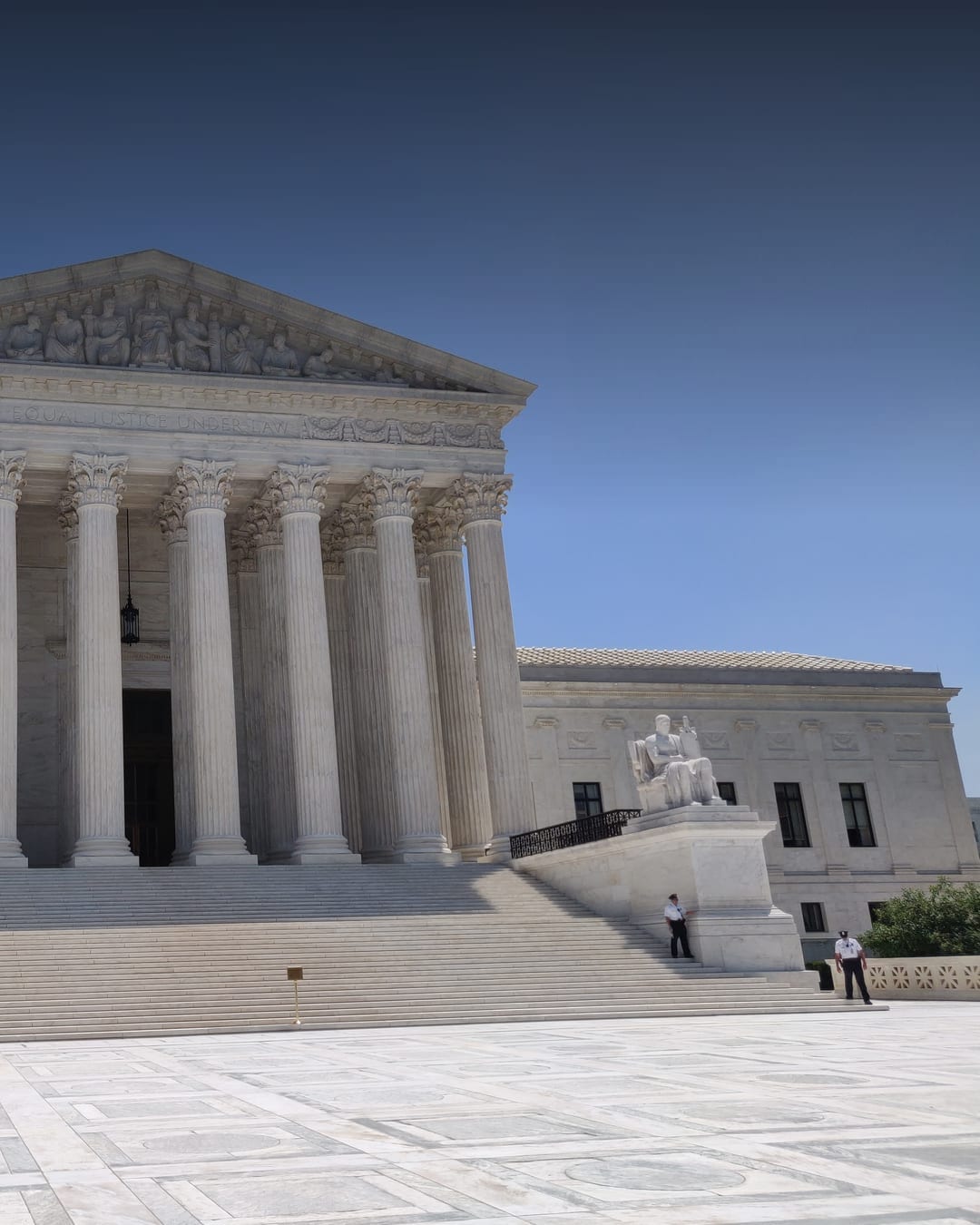 Front of the United States Supreme Court building