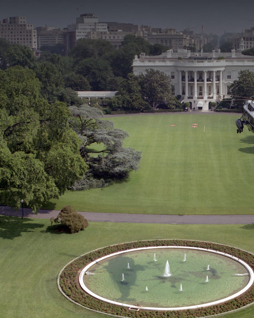 Aerial view of the White House South Lawn