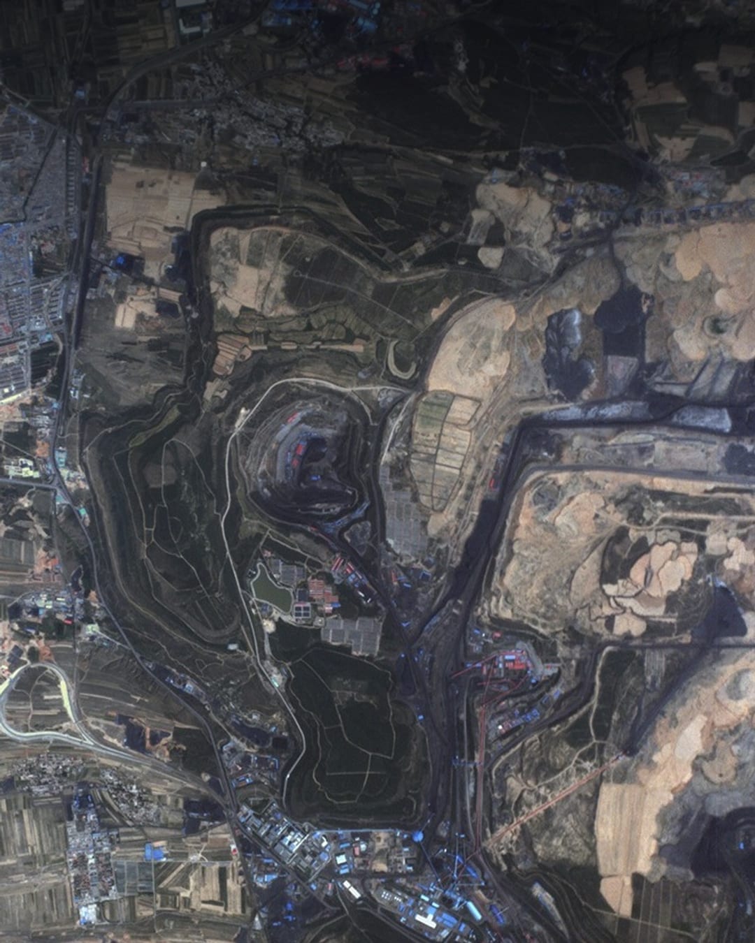Gas Explosion at Shanxi Coal Mine Kills at Least 82 People